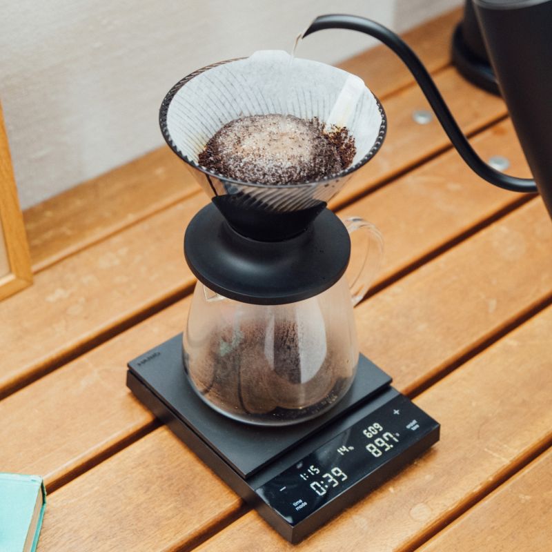 Kavos ruošimas filtriniu kavinukus Hario V60