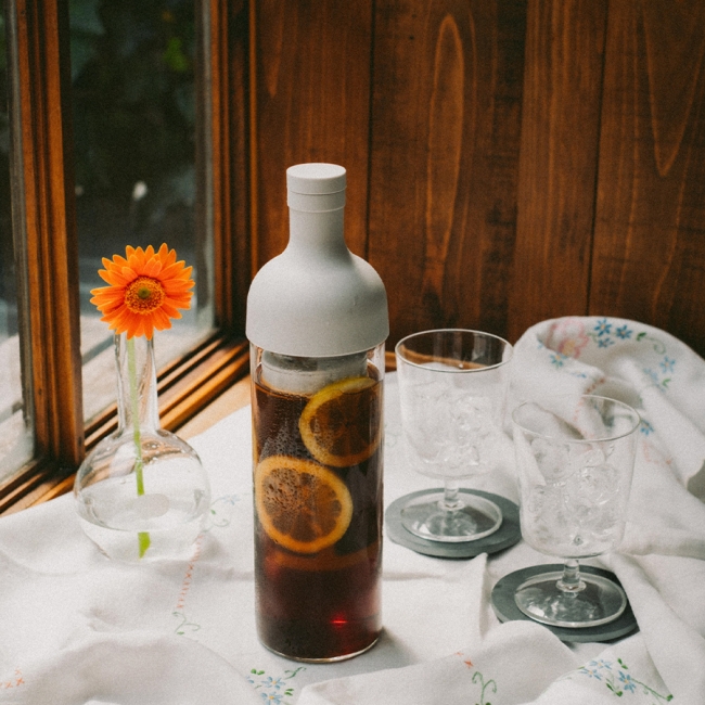 Kavinukas šaltai kavai Hario Bottle, baltas 650ml