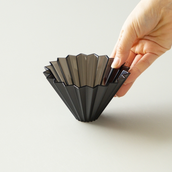 Plastikinis kavinukas Origami M, Black